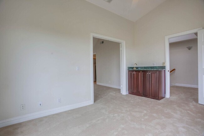 Building Photo - 1844 Dora Dr
