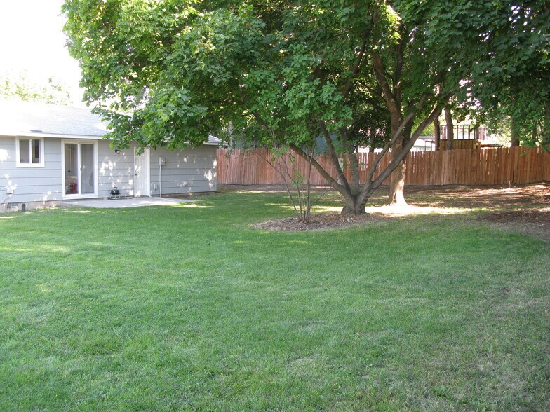 Building Photo - 20851 Sequoia Pl