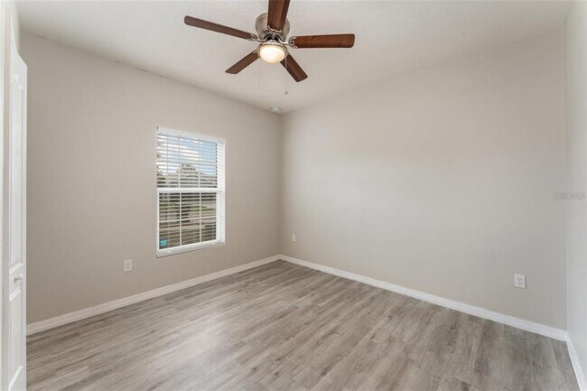 Building Photo - 128 Tanager St