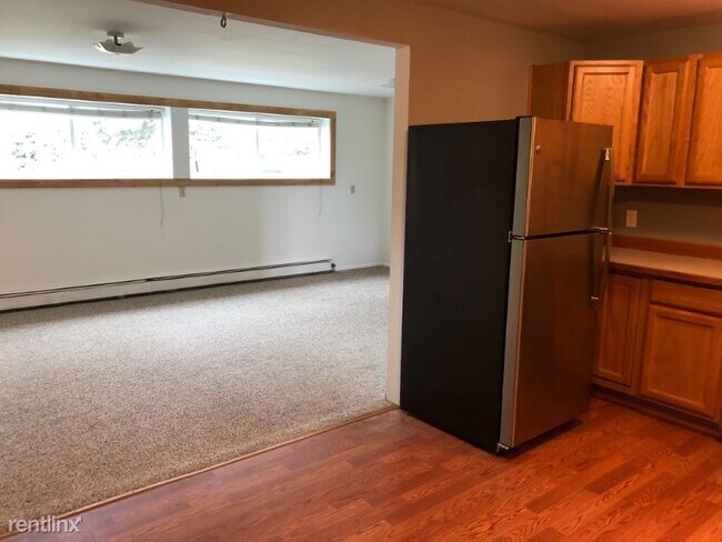 Building Photo - 3 br, 1 bath Apartment - 216B E Lincoln St
