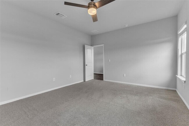 Building Photo - 3311 Brywood Dr