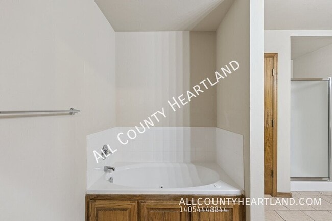 Building Photo - 2728 SE 93rd St