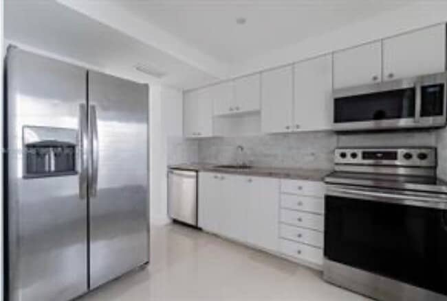 Building Photo - 1075 93rd St