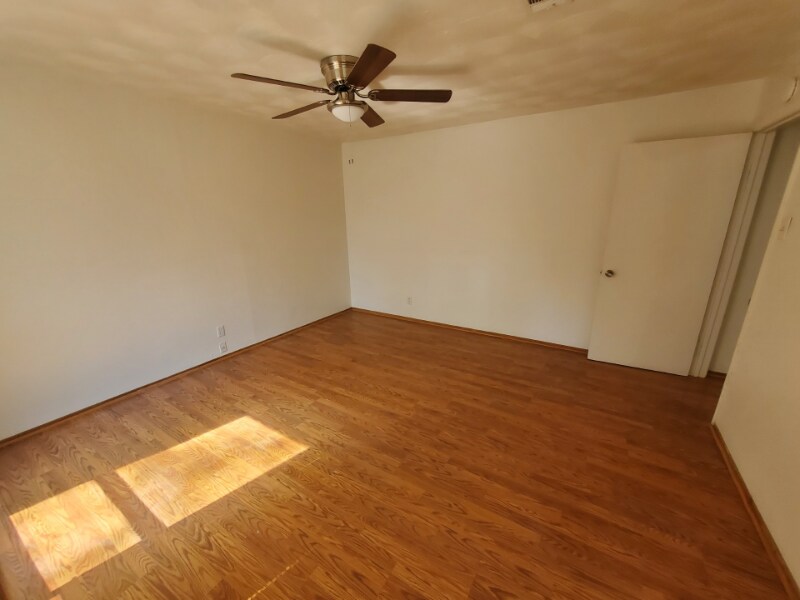 Building Photo - 2234 Sussex Dr