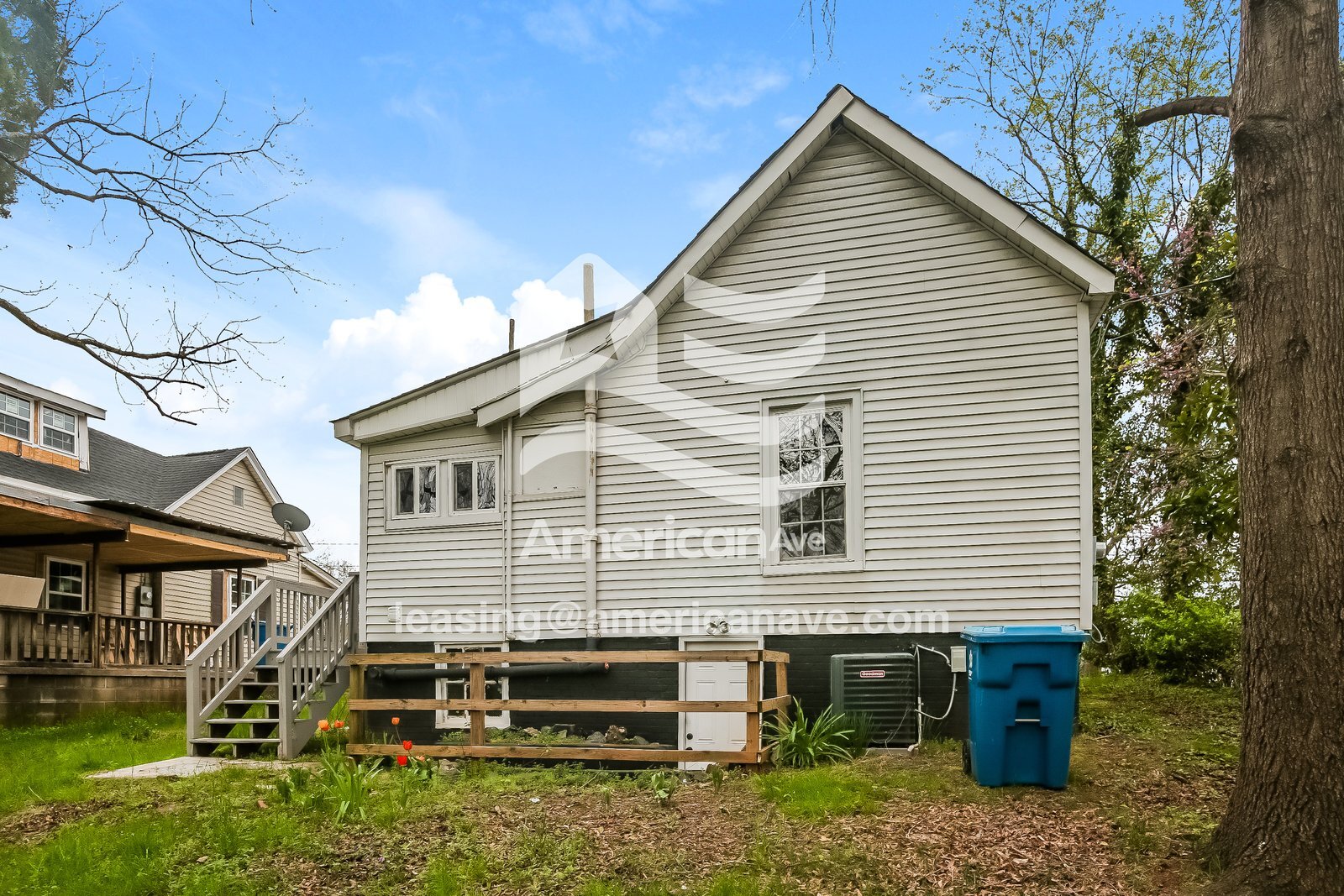 Building Photo - 122 W 12th St