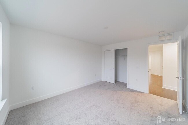 Building Photo - 135 Stoutsburg Blvd