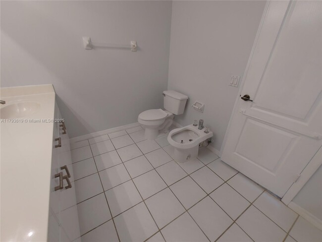Building Photo - 1137 NW 128th Pl
