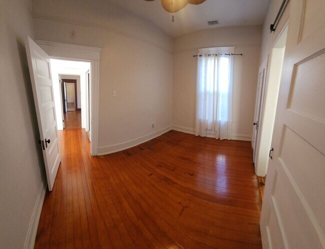 Building Photo - Islay Street  770-774