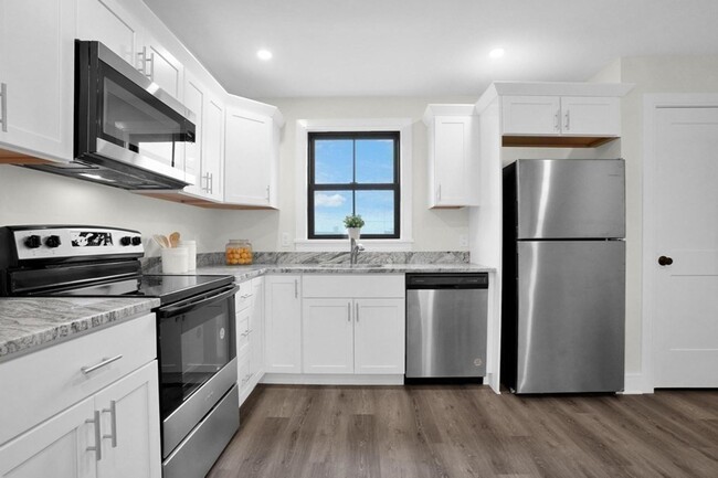 Building Photo - Townhomes at 5-7 Water St | One-Bedroom El...
