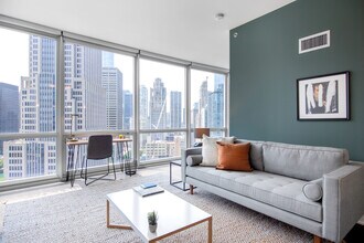 Building Photo - 730 W Couch Pl