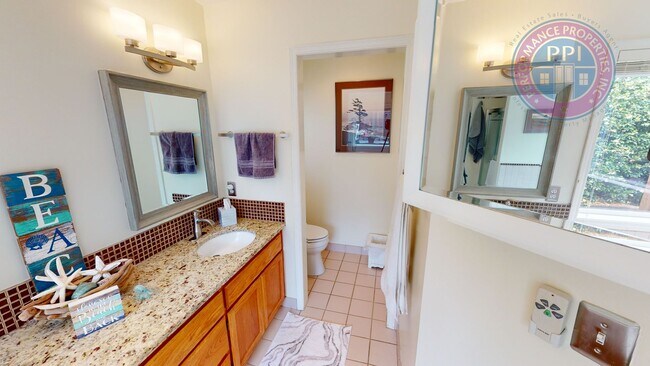 Building Photo - Gorgeous Single Level Home in Sought After...