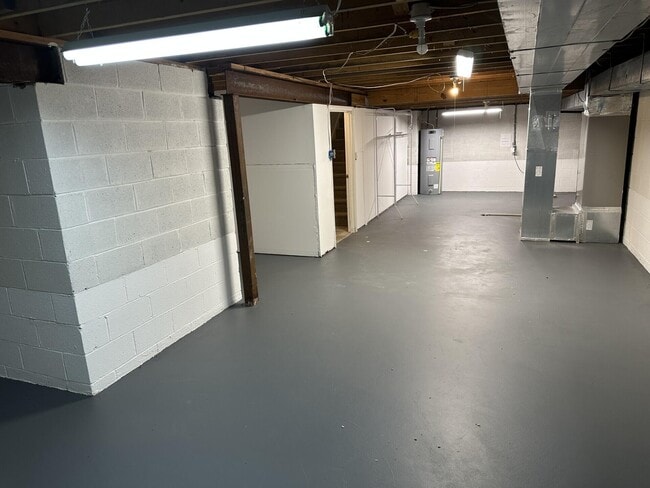 Building Photo - 2948a Candlelight Way