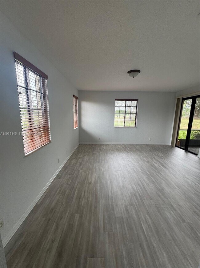 Building Photo - 2643 Center Ct Dr