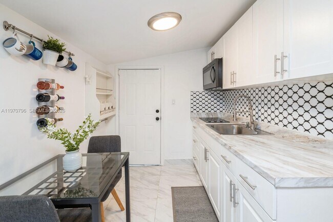 Building Photo - 1880 SW 15th St