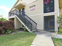 Building Photo - $250 OFF FIRST MONTH RENT!! Affordable & Newly Remodeled 1-Bedroom in the Heart of Fort Myers!