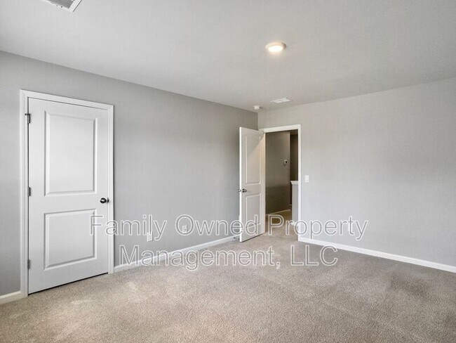 Building Photo - 422 Blue Elderberry Run