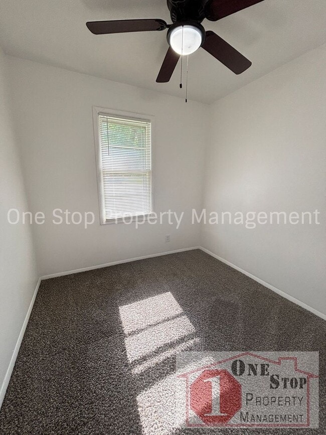 Building Photo - 4-bedroom, 2.5-bath in  Kansas City
