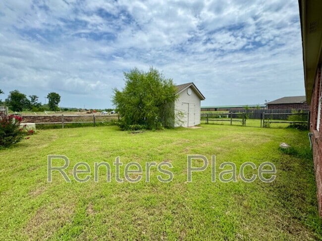 Building Photo - 3607 W Beech