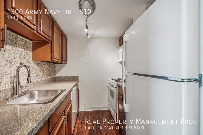 Building Photo - 1300 Army Navy Dr