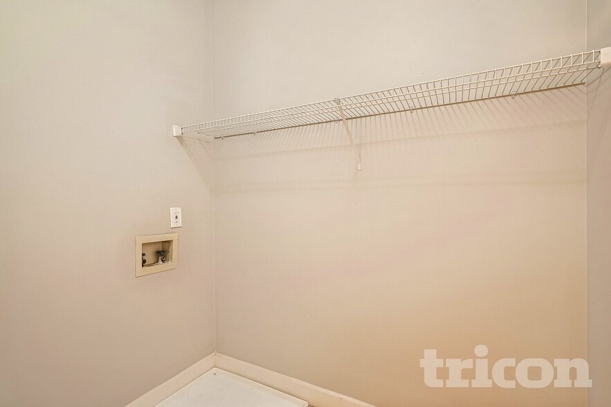 Building Photo - 9235 Raleigh Way