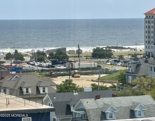 Building Photo - 400 Deal Lake Dr