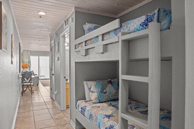 Building Photo - 3290 Scenic Hwy 98