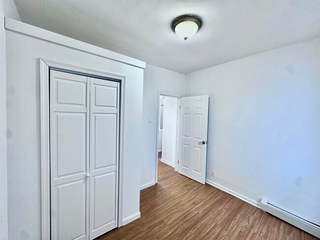 Building Photo - 809 Palisade Ave