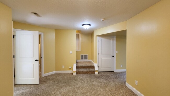 Building Photo - Elegant Stephens Pointe Condominiums