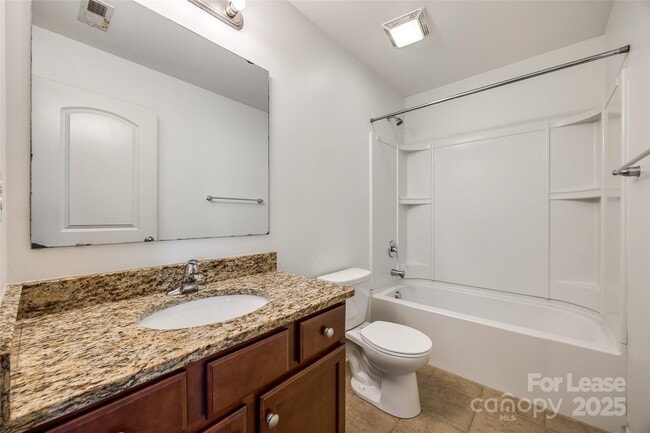 Building Photo - 826 Summerlake Dr