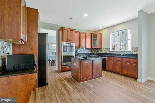 Building Photo - 44208 Navajo Dr
