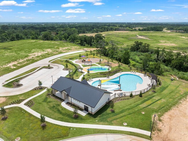 Building Photo - 4015 Crowning Ct