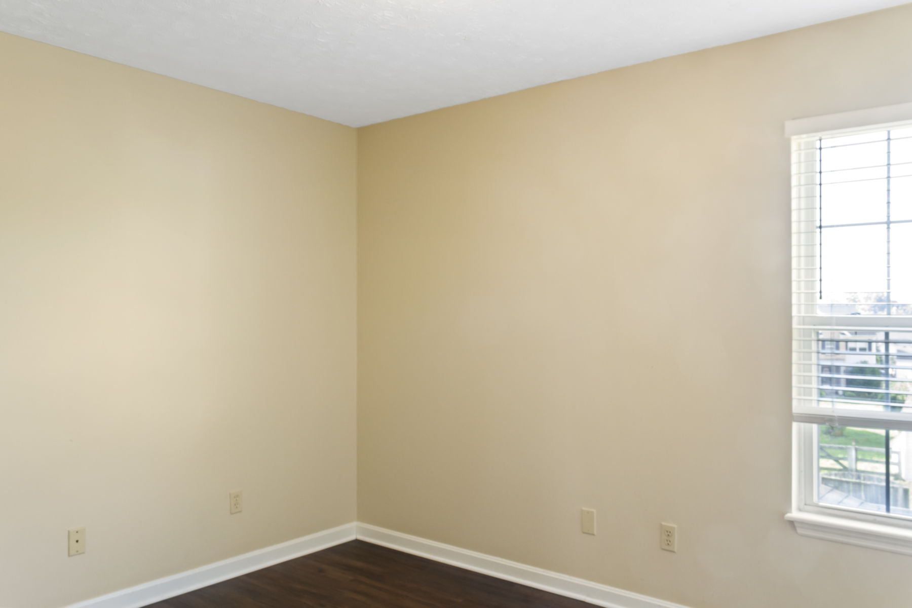 Building Photo - 130 Fawn Dr