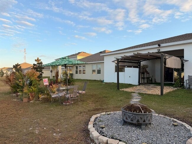 Building Photo - 9412 Revere Ave