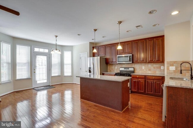 Building Photo - 4527 English Holly Dr