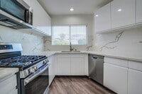 Building Photo - 715 N Marlborough Ave