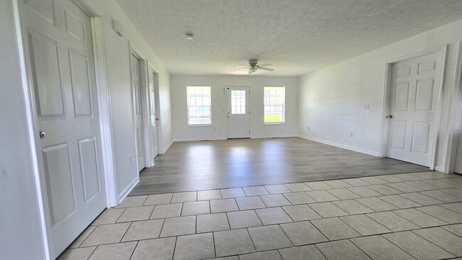 Building Photo - 1863 Country Meadows Dr