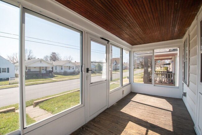 Building Photo - 1729 Patterson Rd