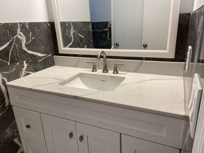 Building Photo - Rental by Owner