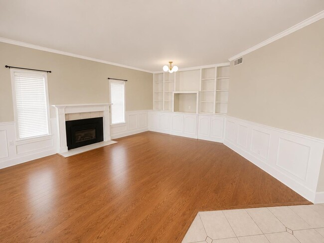 Building Photo - Beautiful Woodward Park 3/3 in Gated Community