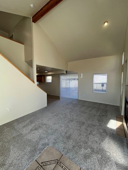 Building Photo - 723 E Dorado Ct