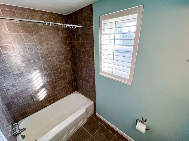 Building Photo - Sun-filled 1 Bed 1 Bath Condo With Garage Parking In The Heart Of Ballston - Water Included