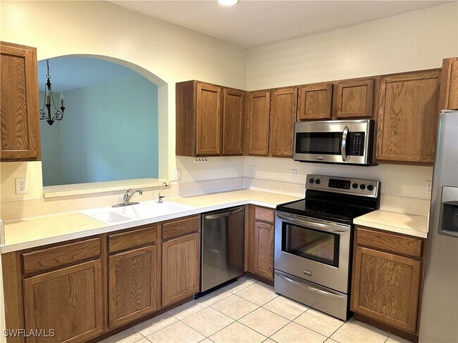 Building Photo - 9638 Roundstone Cir