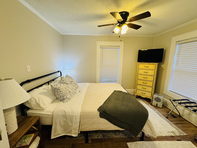 Building Photo - 59 Bleckley Dr