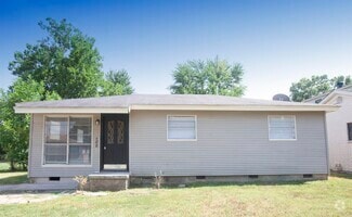 Building Photo - 708 Dorothy Dr