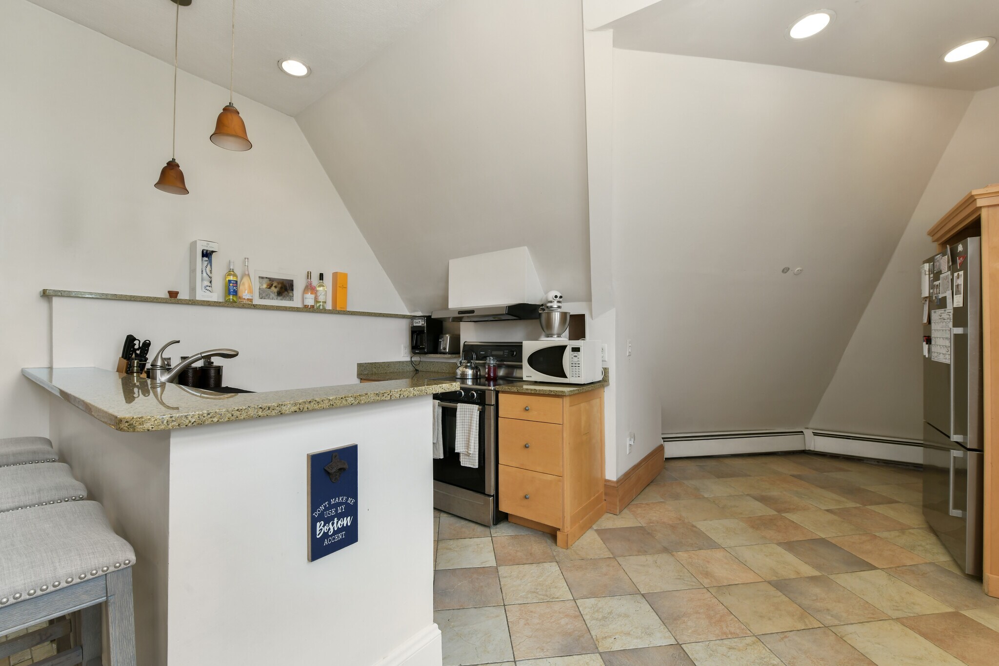 Building Photo - 1774 Beacon St