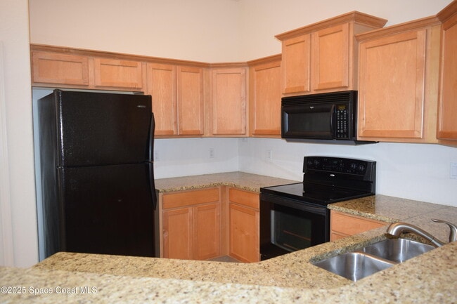 Building Photo - 1170 Eleuthera Dr NE