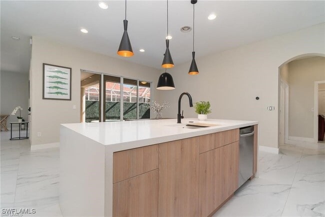 Building Photo - 13965 Avon Park Cir