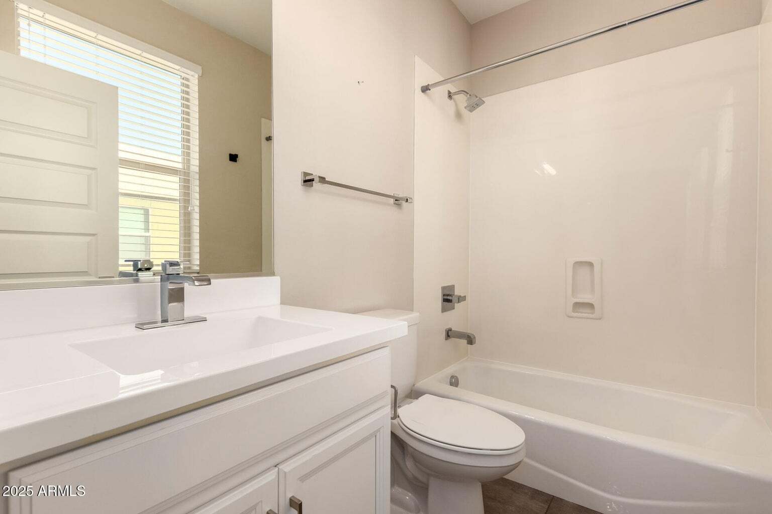 Building Photo - 820 N 8th Ave