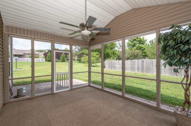 Building Photo - West Knoxville 37932 - 4 bedroom, 2.5 bath...