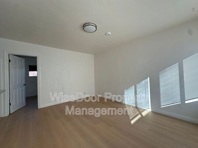 Building Photo - 5934 D